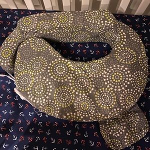 Breastfeeding pillow